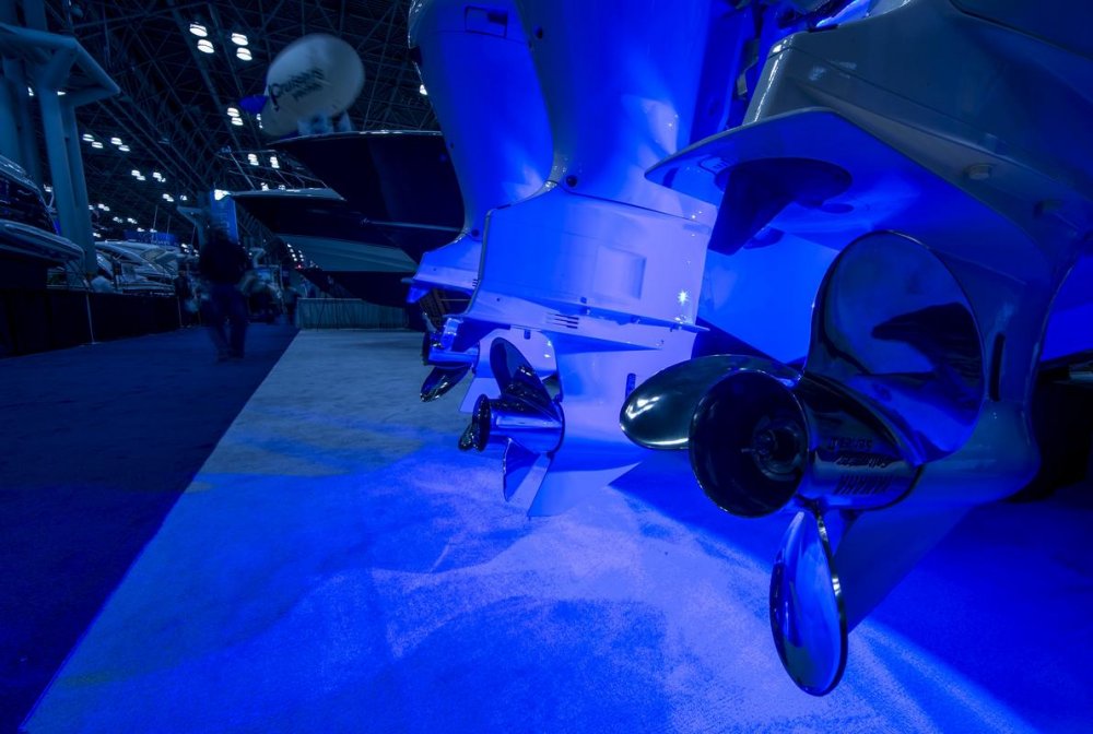 NEWYORKTA YAT FUARI ILGI GORDU